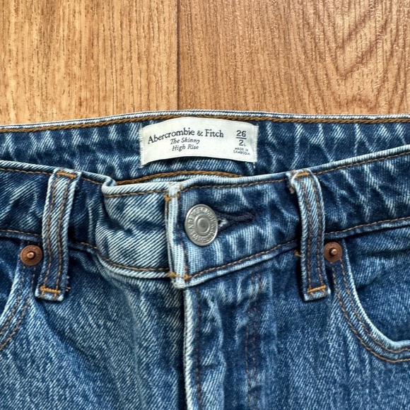Abercrombie & Fitch Skinny High Rise Jeans - Picture 2 of 3